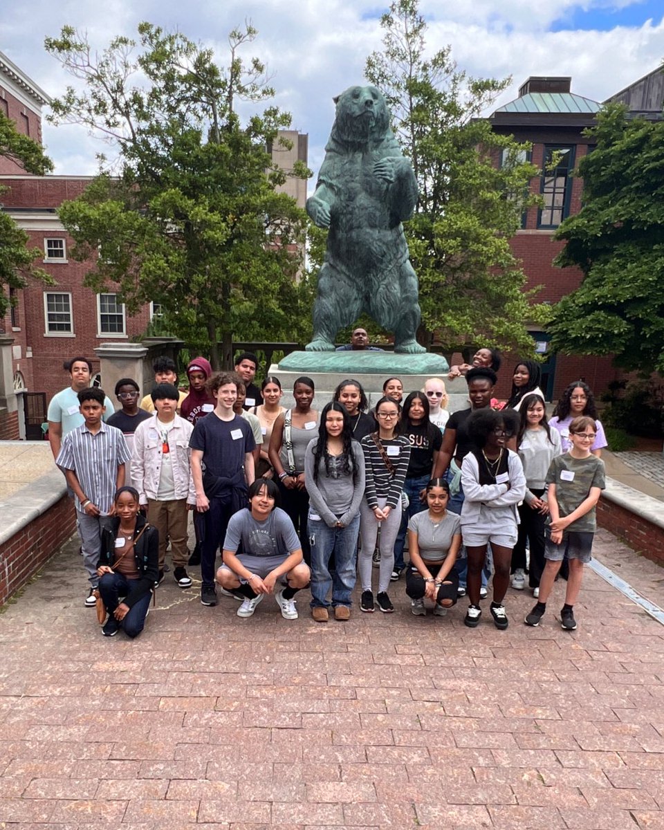 brownu_csp's tweet image. And with that, the inaugural academic year for the Brown Collegiate Scholars Program has come to an end! 🎉

What an exciting year it has been. We can&apos;t wait to welcome the Class of 2029 to campus later this summer and welcome back our returning Class of 2028!