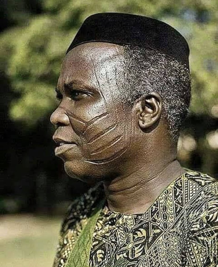 Inside_Ogbomoso's tweet image. Our Icon today:

Samuel Ládòkè Akíntọ́lá was born 6 July 1910.
He was a Nigerian politician,aristocrat, orator and lawyer.He served as Oloye Aare Ona Kakanfo XIII of Yorubaland and served as premier of Western Nigeria from independence in 1960 until his assassination in 1966.
🧵