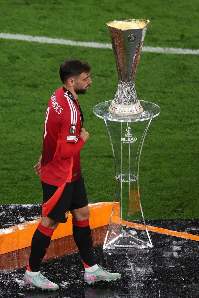 Would you sell Bruno Fernandes for £100M?

YES/NO?🤔🔴 #MUFC