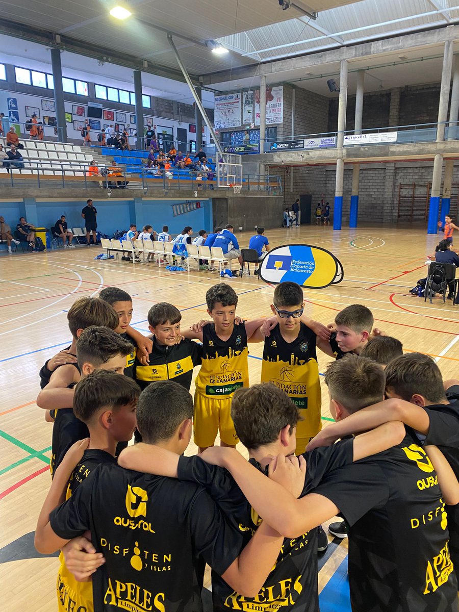CB1939Canarias's tweet photo. BASE | Regional de minibasket 👇
🏀 Doble triunfo del @cajasiete Canarias ‼️
✅ 20-70 🆚 #CBSauces
✅ 67-103 🆚 #Toscones
➡️ El filial aurinegro pasa como 1º de grupo (3/0) a 1/4 de final y se medirá mañana al #EMBCandelaria
📍 Pabellón Basilio Labrador | 10:00
💛🖤 #VamosCanarias