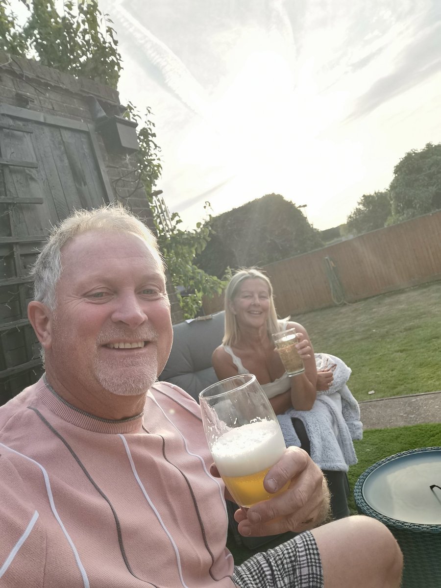 Garden all ready for tomorrow <a href="/DaubneysHomeBar/">LastManStandInn</a>. Now time for a beer and <a href="/pauldgreen/">Paul Green</a> on <a href="/endeavourfm/">107 Endeavour FM</a> 🎧🍺🎧