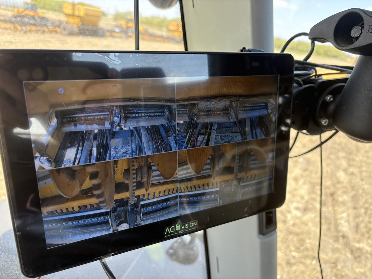 myprecisionjeff's tweet photo. Nice sunny morning to throw some AgVision Cameras on this on board Seedmaster.Look at the HD quality. https://t.co/TdPMcYbmU8