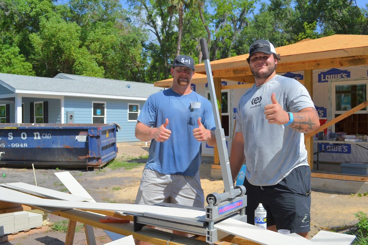 It's hot, the work is life changing, and we need more people like YOU out here. <a href="/alachuahabitat/">Alachua Habitat</a> alachuahabitat.org <a href="/Fl_Victorious/">Florida Victorious</a> #FVFoundation