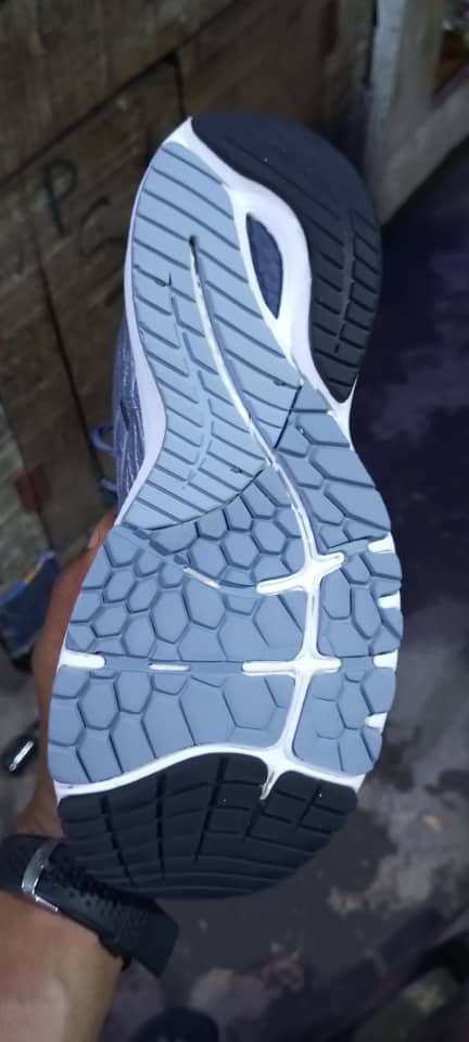 Available ✅
Brand: New Balance
Size:41.5
Price: 24k 

Kindly help RT🙏