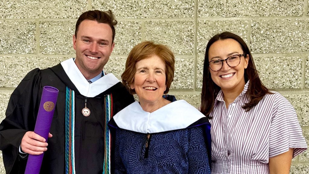 kclairerogers's tweet photo. Congrats to my brother Brendan and my aunt, Sister Barbara Rogers, RSCJ, on the degrees from @holy_cross!! https://t.co/k304wntr4j