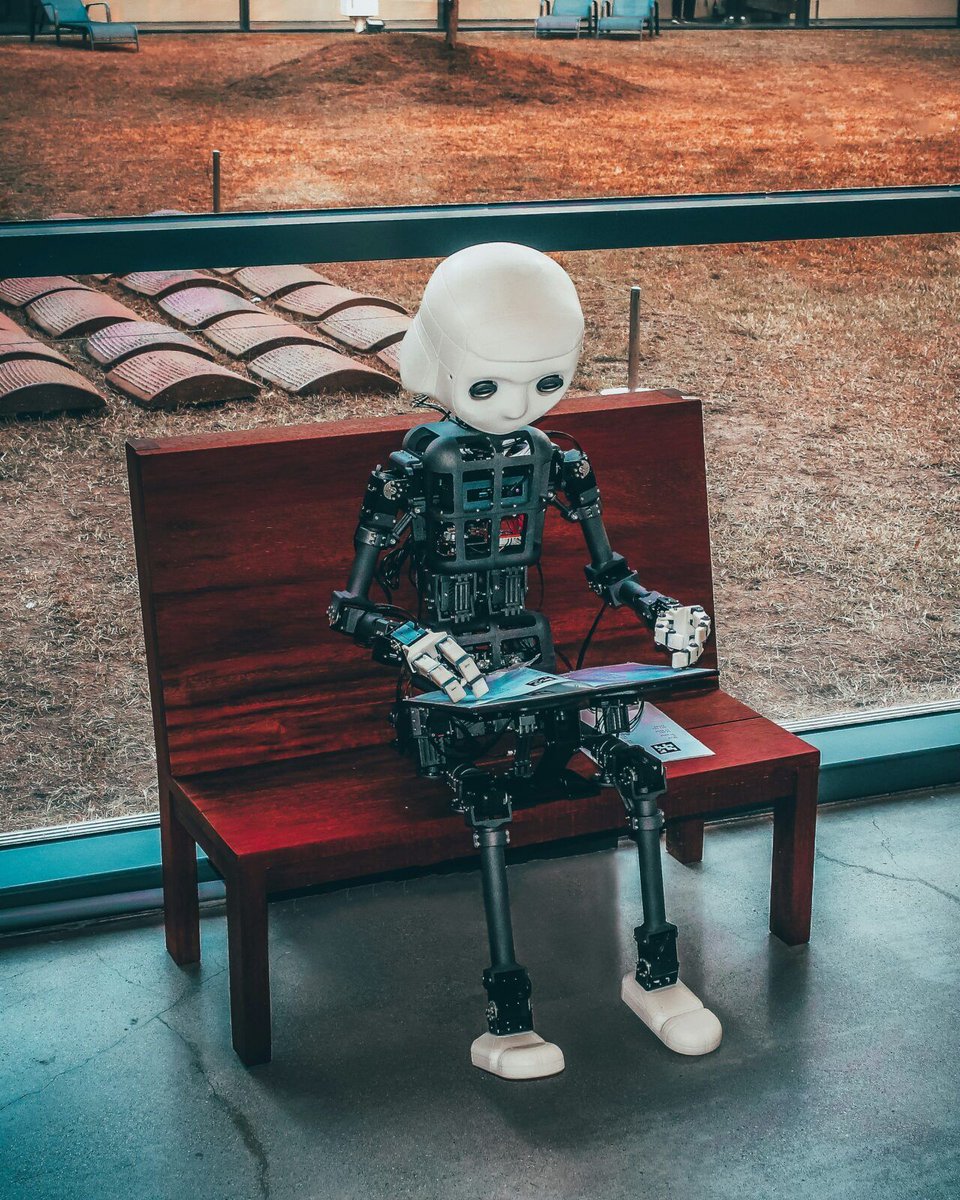 Our EiC Kolby Granville's blog post "Ethics and Science Fiction - Perfect Dance Partners?" is up on #PLATO.  PLATO’s mission is to nurture young people’s curiosity and critical thinking.

buff.ly/2dLItqZ