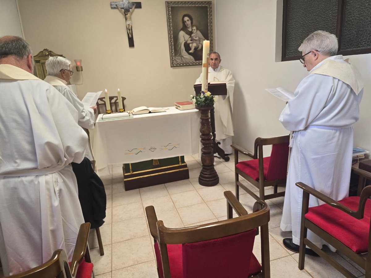 oar_candelaria's tweet photo. Hoy, 23 de mayo, concluyó la visita de renovación a la comunidad del Convento de Valentuñana, Sos del Rey Católico. En la mañana el Prior provincial celebró con los religiosos la eucaristía y al medio día tuvieron un encuentro con la Alcaldesa de Sos, Dra. María José Navarro. https://t.co/unudMWyEep
