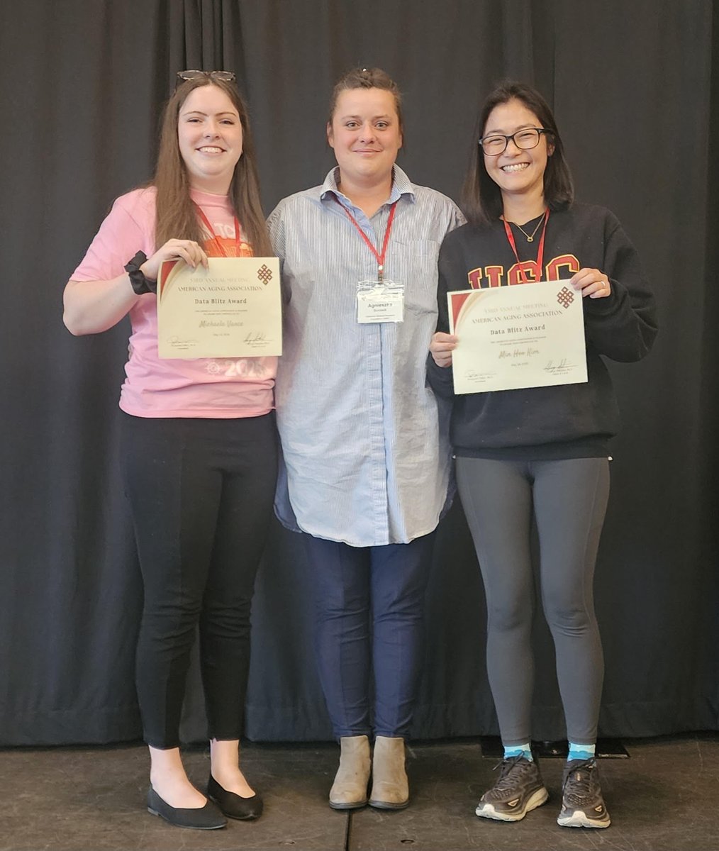 americanaging's tweet image. 👏 Big congrats to our 2025 Data Blitz Award winners!
🏅 PostDocs: Min Hoo Kim (@USC ), Dantong Zhu (@isbsci)
🏅 Techs/Grad Students: Mahima Devarajan (@UMNews), Michaela Vance (@UofOklahoma)
Incredible science from rising stars!
#AGEAnnualMeeting2025 #AgingResearch #DataBlitz