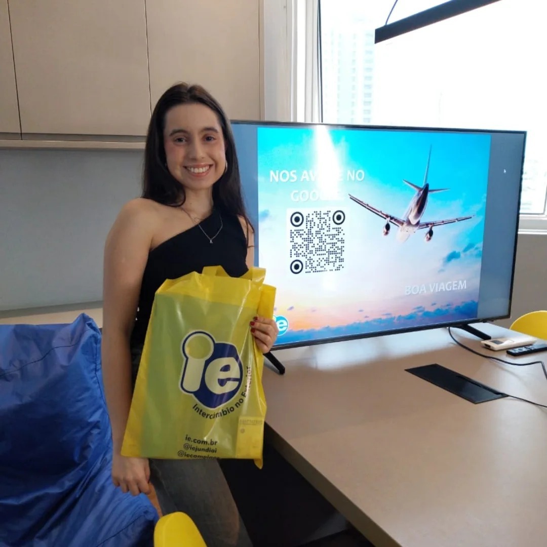 ieintercambio's tweet photo. Rebeca iniciou sua jornada de educação internacional nos Estados Unidos! ✈️🇺🇸📚

Irá se aprofundar no idioma e conhecer lugares incríveis em Los Angeles 🤩🌅

Gostaria de realizar sua consultoria de intercâmbio com a gente? É só nós chamar no link da Bio! 🤳 https://t.co/ue6HuONZpV