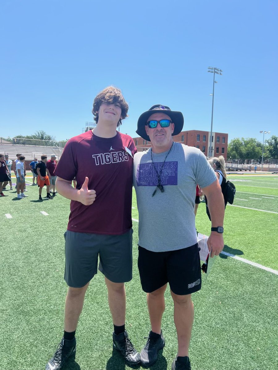 Daniel Killian (6ā6 270) (@danielkillian73) on Twitter photo After a great camp and conversation with <a href="/BurlesonHSU/">Burleson</a> Iām very excited and thankful to receive an offer from Hardin Simmons!
<a href="/HSUCowboys/">Hardin-Simmons Cowboy Football</a> <a href="/CoachT_Marshall/">Trevor Marshall</a> <a href="/CoachGZimmerman/">Galen Zimmerman</a> <a href="/ben_reid31/">Ben_Reid</a> <a href="/A_Pena4/">Al Pena</a> After a great camp and conversation with <a href="/BurlesonHSU/">Burleson</a> Iām very excited and thankful to receive an offer from Hardin Simmons!
<a href="/HSUCowboys/">Hardin-Simmons Cowboy Football</a> <a href="/CoachT_Marshall/">Trevor Marshall</a> <a href="/CoachGZimmerman/">Galen Zimmerman</a> <a href="/ben_reid31/">Ben_Reid</a> <a href="/A_Pena4/">Al Pena</a>
