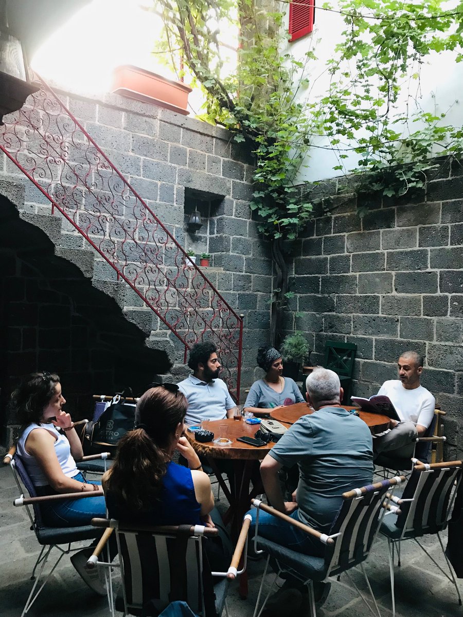 literakurd's tweet photo. Me vê hefteyê di Koma Axaftina bi Kurdî da çîrokek ji hejmara 1an a Kurdeçîrokê bi deng xwend û şîrove kir. Çîrok, “Xar” a nivîskar Bajar Mîrzeman bû. Em spasiya beşdaran dikin🌿 https://t.co/8y5yXdjDTI