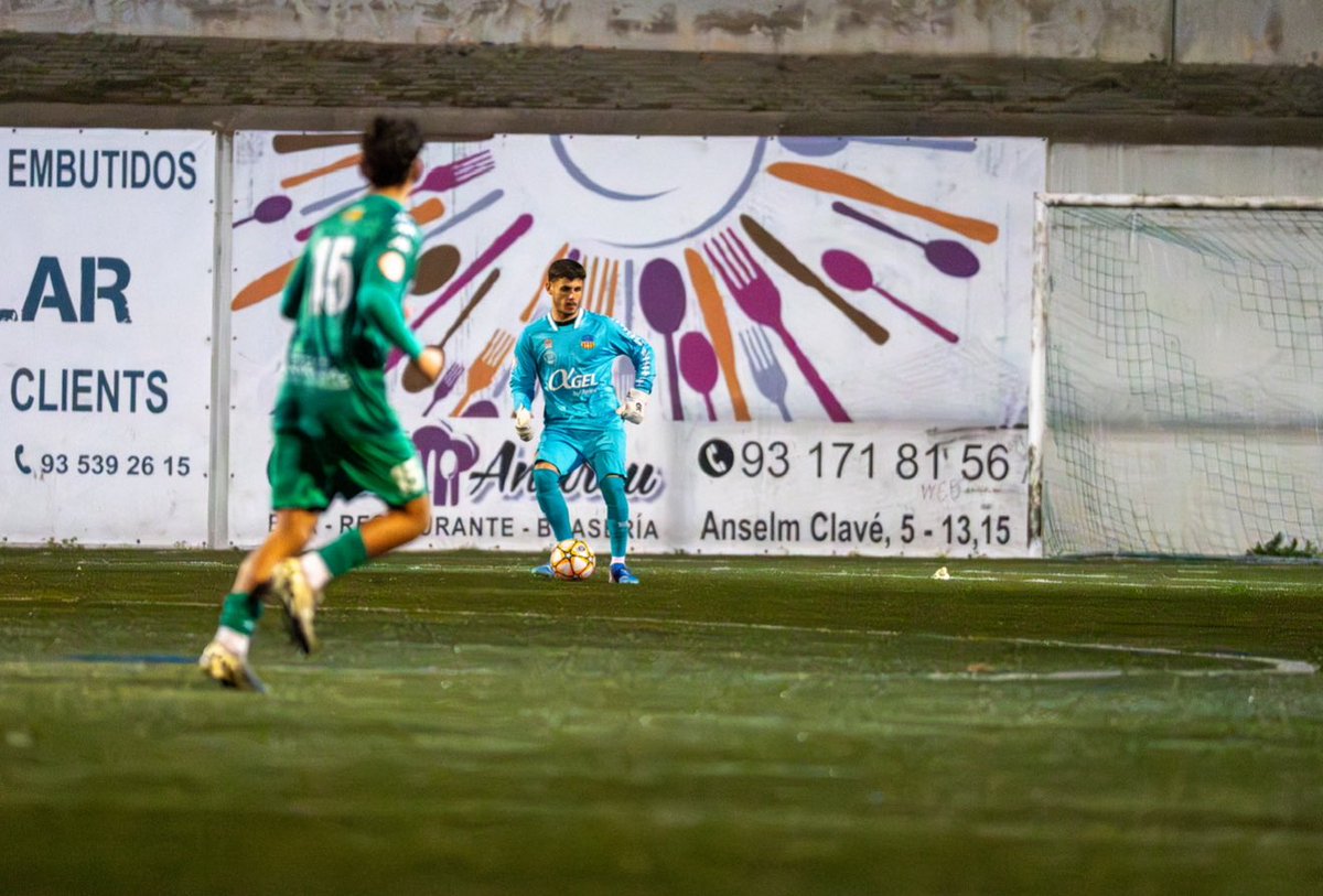 mouujr_'s tweet image. Se acabó la temporada.
Final amargo, al final no pudimos conseguir el objetivo que buscábamos, pero orgulloso de cada uno de mis compañeros. 

Duele, pero el club y afición volverán donde se merecen estar, gracias andreuencs y andreuencas!💛❤️
@uesantandreu