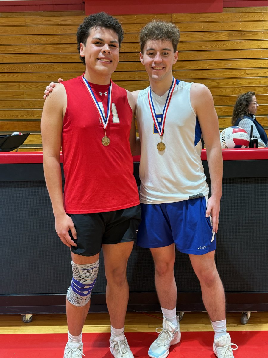 Boy's Volleyball:
Congratulations to our  Jarrett Chico and Lake Forests Jack Guenther on winning the NSC Sportsmanship Awards!