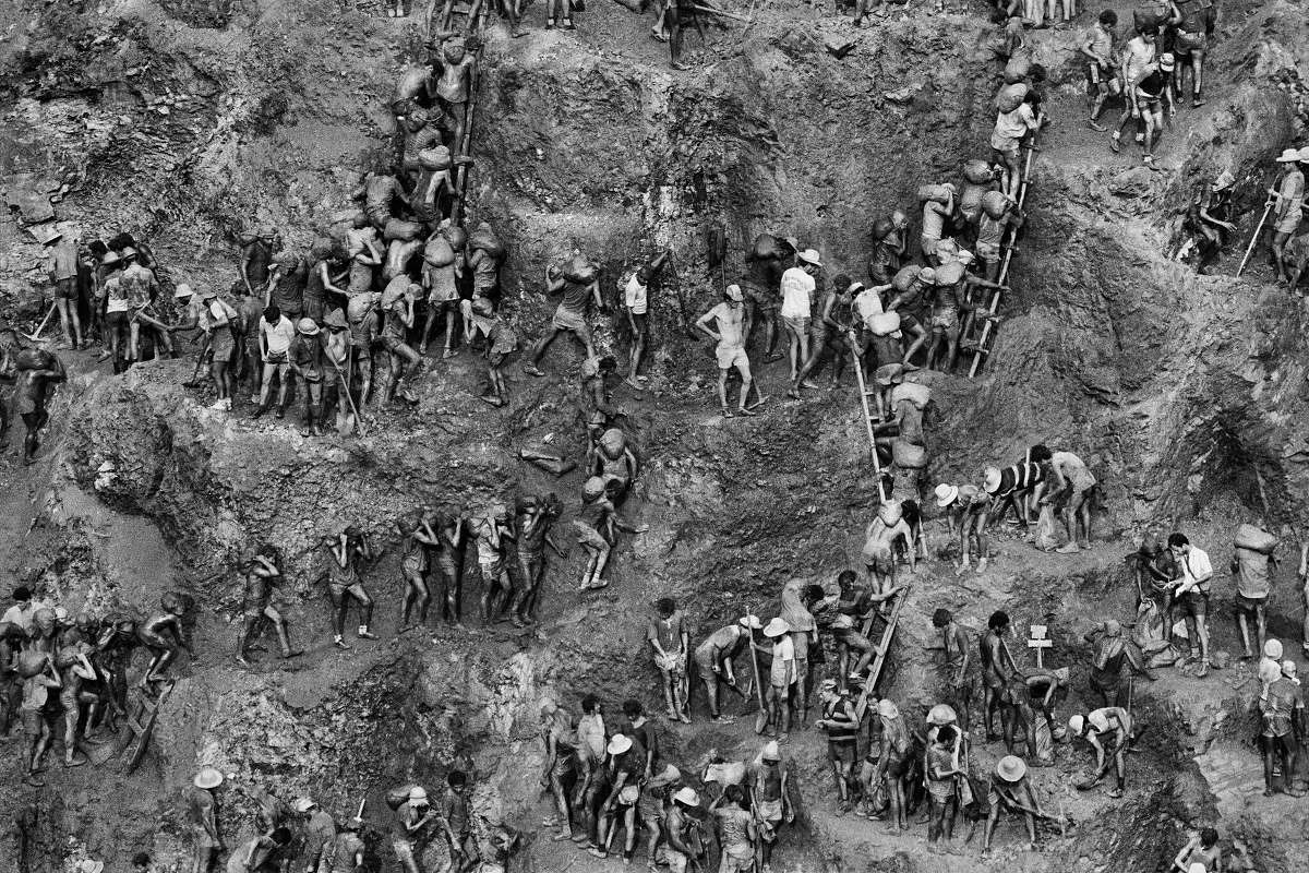 rafabrugger's tweet photo. O olhar de Sebastião Salgado era um verdadeiro raio X da alma brasileira em preto e branco. Perdemos uma figura impressionante, importante na nossa história e na nossa arte. Descanse em paz, mestre! 💔 #rip #sebastiaosalgado https://t.co/5A5nusULjz