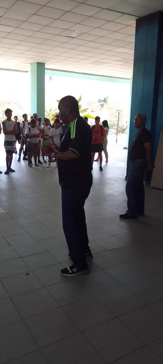 Yo_klaus's tweet photo. #PreparadosyAlertas es la consigna con la que inician las actividades en la @universidad_uci correspondientes al #Meteoro2025 a desarrollarse en toda #Cuba. Trabajadores y estudiantes de la #FTL reciben las tareas a realizar. https://t.co/hcbg7w73XP