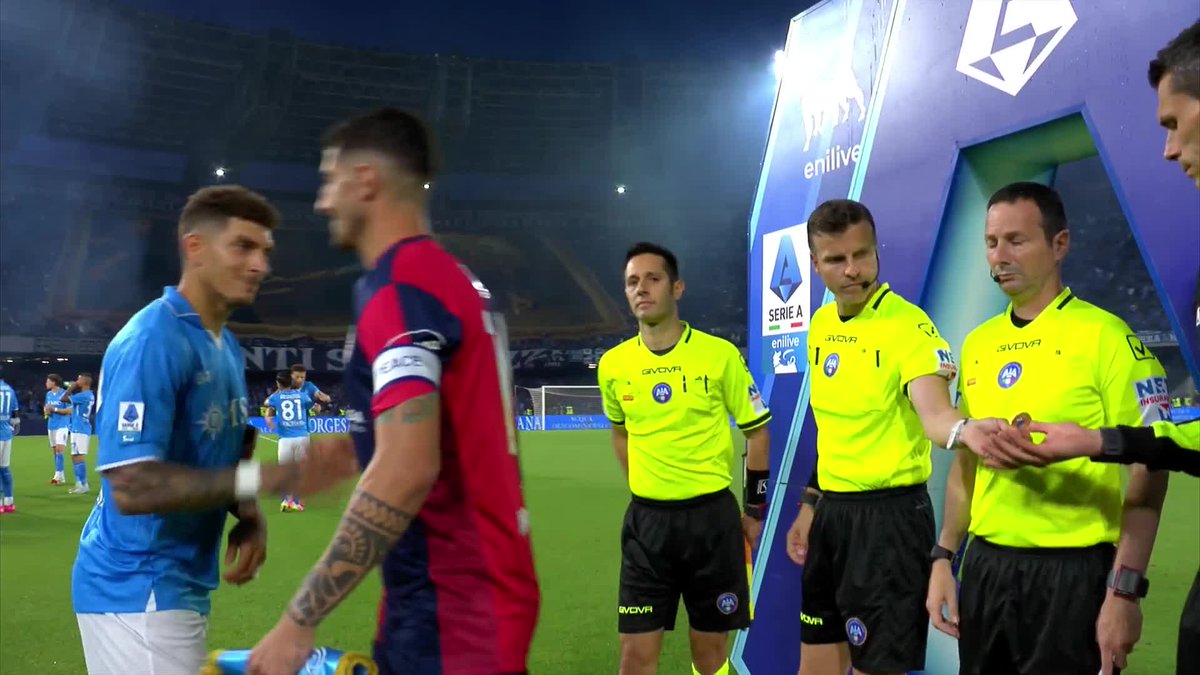 SerieA's tweet image. 👀Ci siamo!!! ⏳

#NapoliCagliari #ComoInter