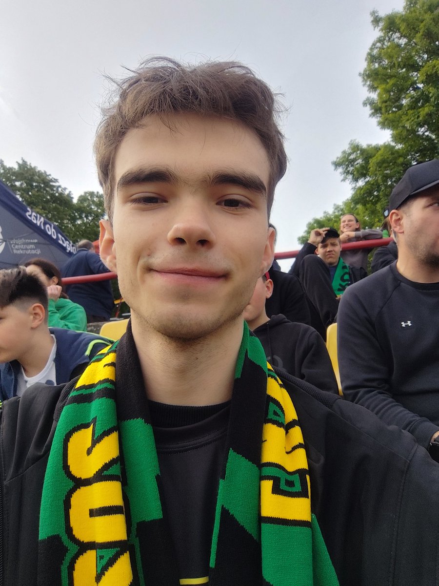 Daniel_Pisarek_'s tweet photo. A dzisiaj miałem pierwszy raz okazję pokibicować na żużlu :D #RYBWRO https://t.co/STz8XfJWwf