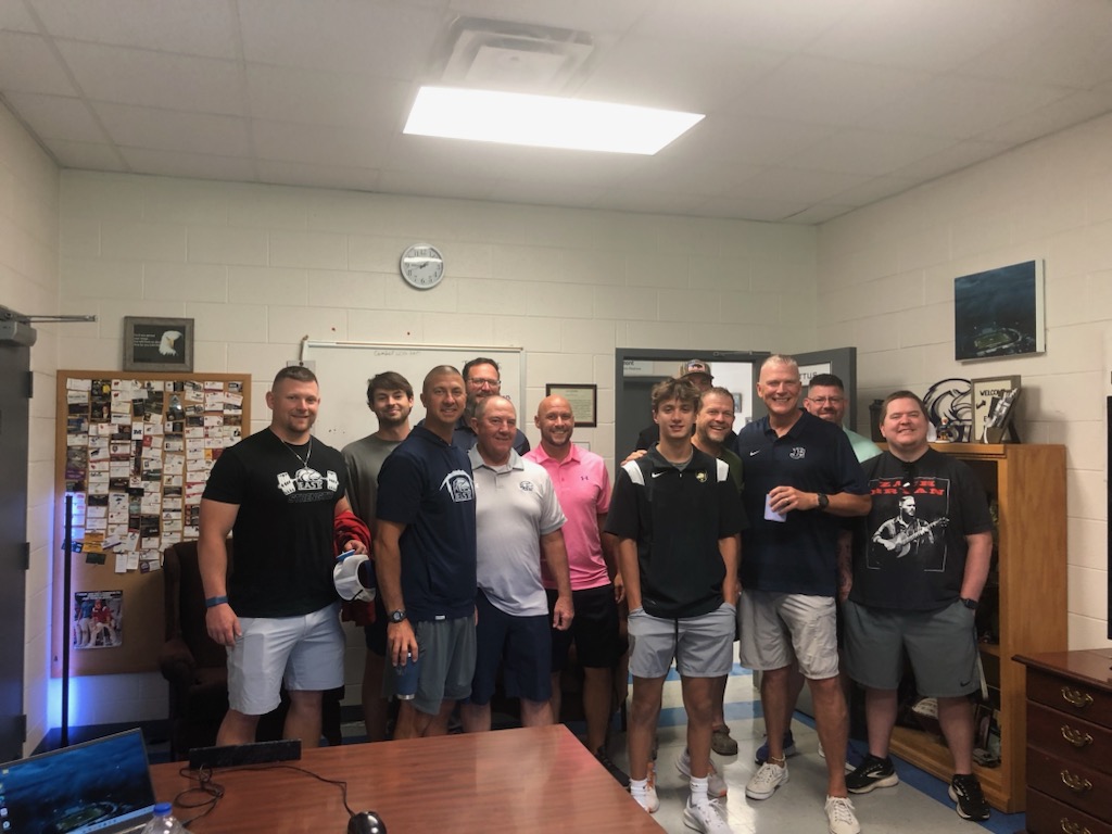 EJ_Athletics's tweet photo. Huge congratulations to Drew Richardson on signing with Army and heading to West Point! His hard work, leadership, and dedication have led him to one of the most prestigious institutions in the country. Can’t wait to see him thrive as a Black Knight! https://t.co/V2ZBmy5Cgf