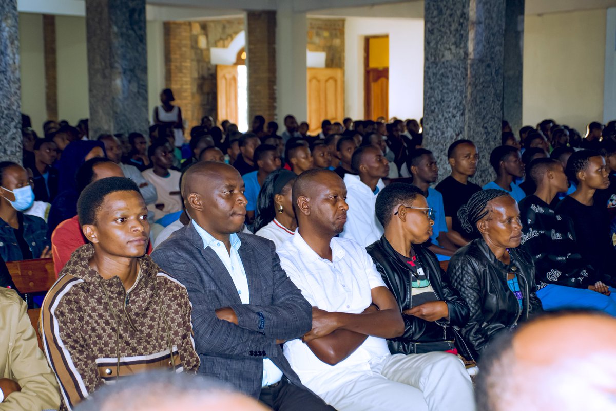 Ngoma District (@ngomadistrict) on Twitter photo #Kwibuka31: Guverineri <a href="/PudenceR/">Pudence RUBINGISA</a> yagarutse ku kamaro ko kwibuka imiryango yazimye agira ati: "Birakwiye ko twibuka abacu tukabaha izina kugirango ejo batazazima kandi turiho". Yashimiye abitabiriye misa yo gusabira imiryango yishwe muri jenoside yakorewe abatutsi mu 1994 ikazima. #Kwibuka31: Guverineri <a href="/PudenceR/">Pudence RUBINGISA</a> yagarutse ku kamaro ko kwibuka imiryango yazimye agira ati: "Birakwiye ko twibuka abacu tukabaha izina kugirango ejo batazazima kandi turiho". Yashimiye abitabiriye misa yo gusabira imiryango yishwe muri jenoside yakorewe abatutsi mu 1994 ikazima.