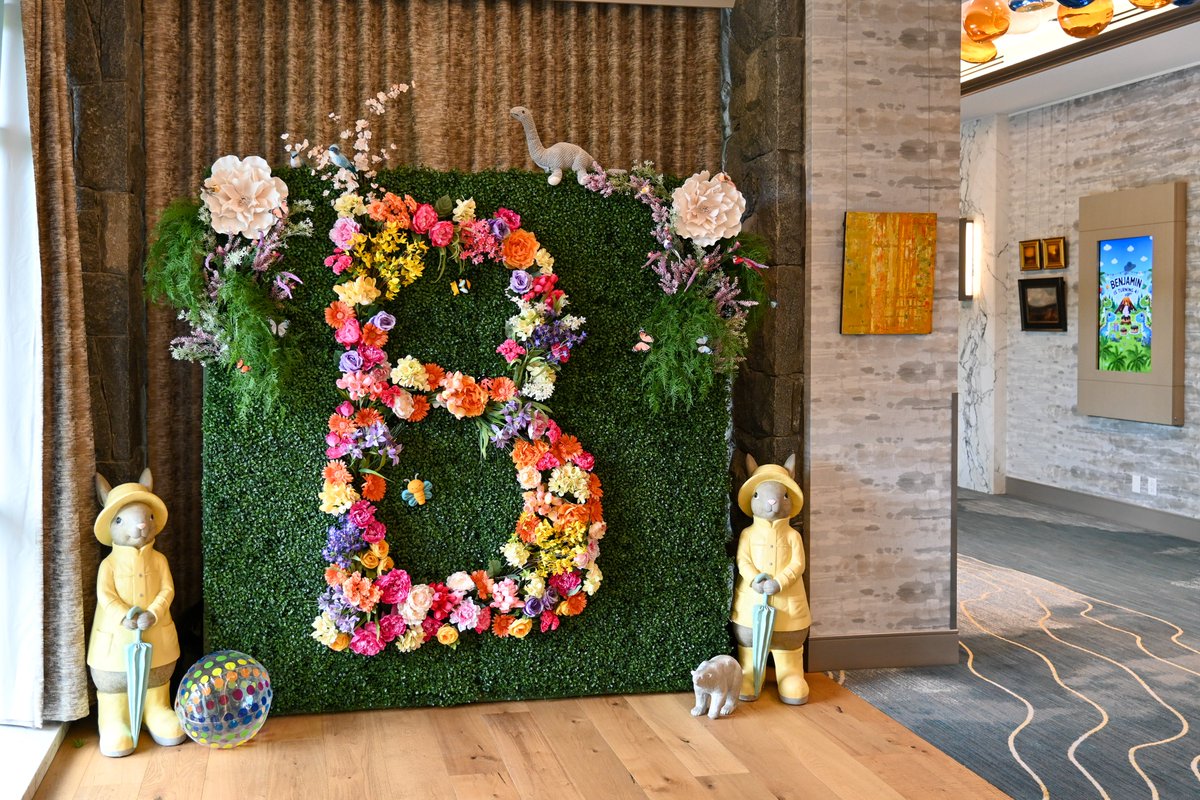 Planning your kid’s dream birthday party? Let their imagination run wild at the Bear Mountain Ballroom! From bounce houses to activity zones and plenty of space to roam, we’ve got room for it all.

Make it even more memorable with one of Canada’s largest and most pixel-dense