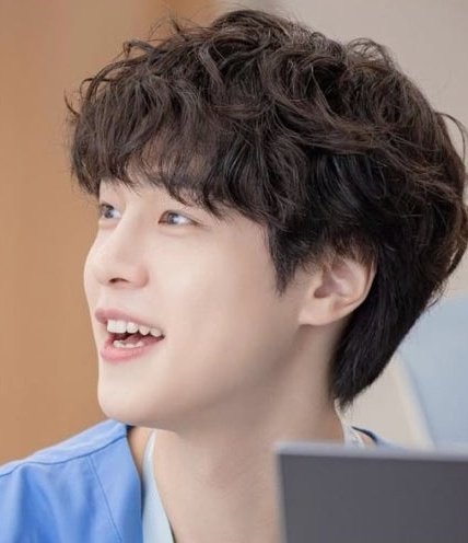 ㅇㄴ 그니까 내가 키스신 비하인드까지 챙겨본 새빛남고 남주가.엄.재일이라고?