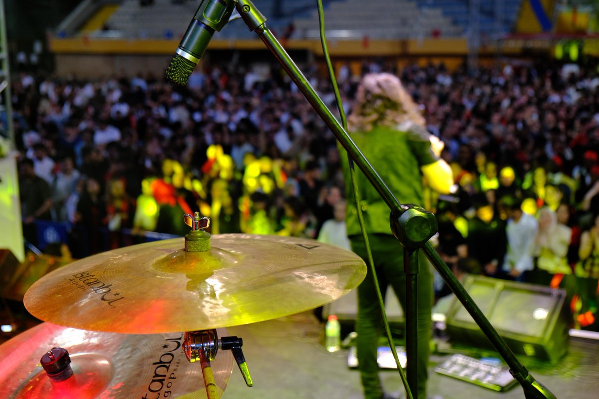 🎶 TOGÜ Mezuniyetinde Müzik ve Eğlence Zirvedeydi!

Necati ve Saykolar’ın sahne aldığı mezuniyet konserinde, öğrencilerimiz sevilen şarkılar eşliğinde doyasıya eğlendi.

🎤 Coşku, dans, müzik… Her anı unutulmaz bir geceye dönüştü!

#gaziosmanpaşaüniversitesi #TOGÜMezuniyet2025