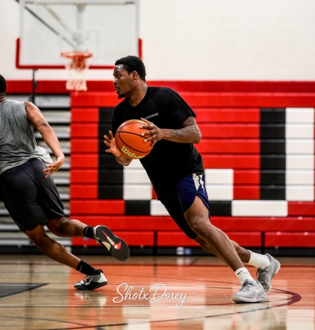 CourtFlourish's tweet photo. My guy @JeanLucWilson1 1 of the Area's Elite Players/Scorers came thru to give buckets per usual! Overseas Players fa sure! https://t.co/H43PH3tOBh