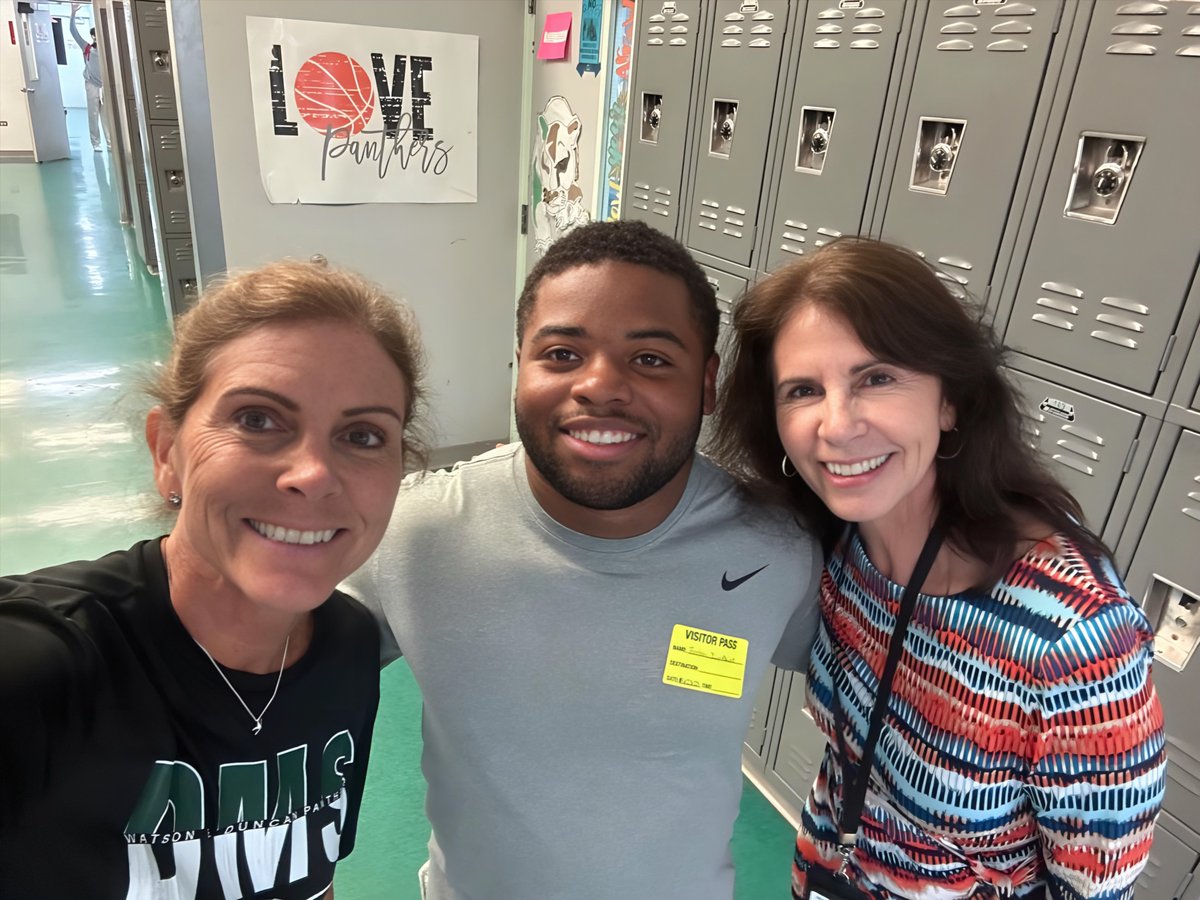 mgriffyteach (@mgriffyteach) on Twitter photo Love when former <a href="/duncan_middle/">W. B. Duncan M.S.</a> students stop by to update us on their life stories. This kiddo has a bright future! <a href="/MsGreenDMS/">Susan Green</a> Love when former <a href="/duncan_middle/">W. B. Duncan M.S.</a> students stop by to update us on their life stories. This kiddo has a bright future! <a href="/MsGreenDMS/">Susan Green</a>