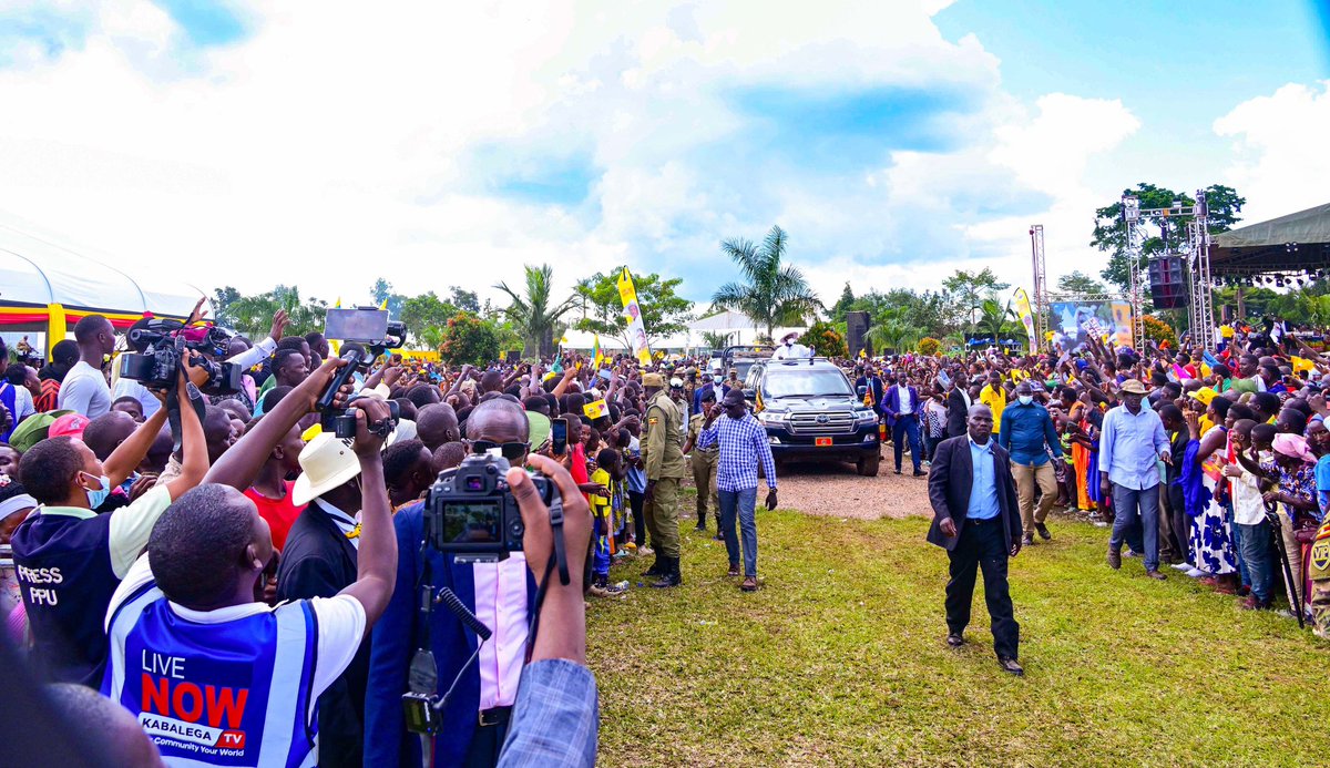 NABBANJA ROBINAH (@r_nabbanja) on Twitter photo Today, I joined my sister <a href="/gracemarymugasa/">Grace Mary Mugasa</a> , the State Minister for Public service in Kayanja Village ,Kisaru Kikuube district to welcome H.E President <a href="/KagutaMuseveni/">Yoweri K Museveni</a> on her colourful thanksgiving ceremony.
I applaud the President for the insightful message on the security of Today, I joined my sister <a href="/gracemarymugasa/">Grace Mary Mugasa</a> , the State Minister for Public service in Kayanja Village ,Kisaru Kikuube district to welcome H.E President <a href="/KagutaMuseveni/">Yoweri K Museveni</a> on her colourful thanksgiving ceremony.
I applaud the President for the insightful message on the security of
