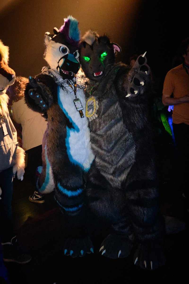 Tagir (@tagirdragon) on Twitter photo Attention, cute derg alert!
🐲:<a href="/niidrax/">Niidrax</a>
✂️:<a href="/KegawaCreation/">Kegawa Creation</a>
📷:<a href="/Nachtdrache_K/">nachtdrache.bsky.social</a>
#FursuitFriday #NFC2025 #nordicfuzzcon #dragon #furry #fursuit #dergalert Attention, cute derg alert!
🐲:<a href="/niidrax/">Niidrax</a>
✂️:<a href="/KegawaCreation/">Kegawa Creation</a>
📷:<a href="/Nachtdrache_K/">nachtdrache.bsky.social</a>
#FursuitFriday #NFC2025 #nordicfuzzcon #dragon #furry #fursuit #dergalert