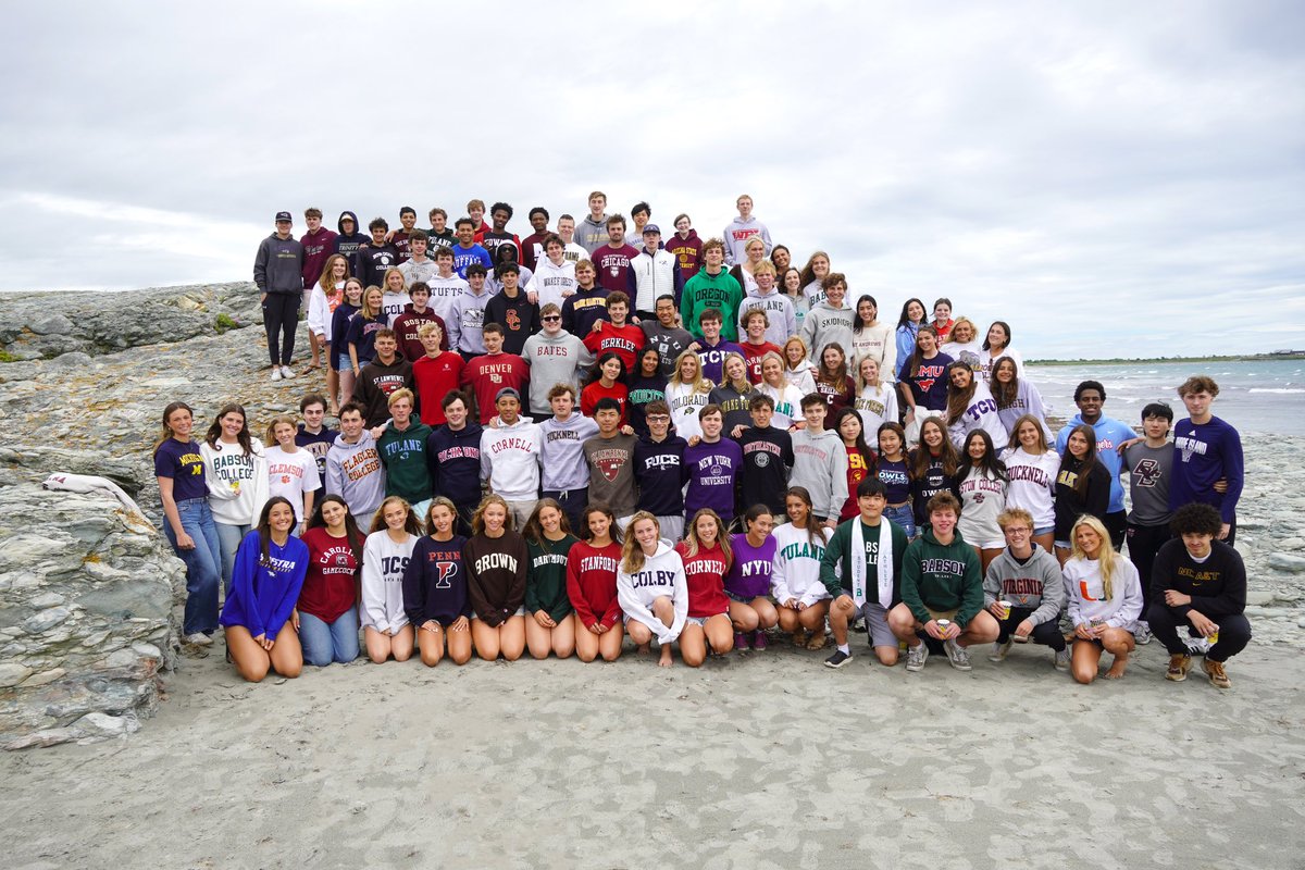 The Class of 2025 gathered this afternoon for our annual College Counseling Office beach sweatshirt photo session!