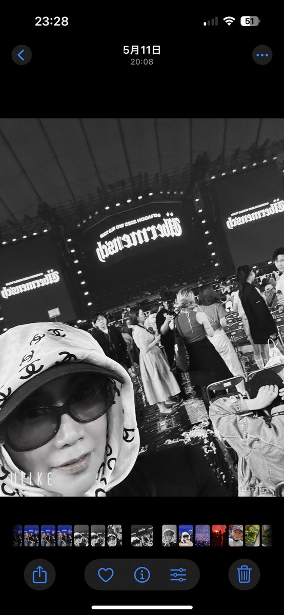 RikaAsakura's tweet photo. 多分だけどCHANELのスカーフ大きすぎね
ハンカチサイズがベストね https://t.co/oiLxYb0bf3