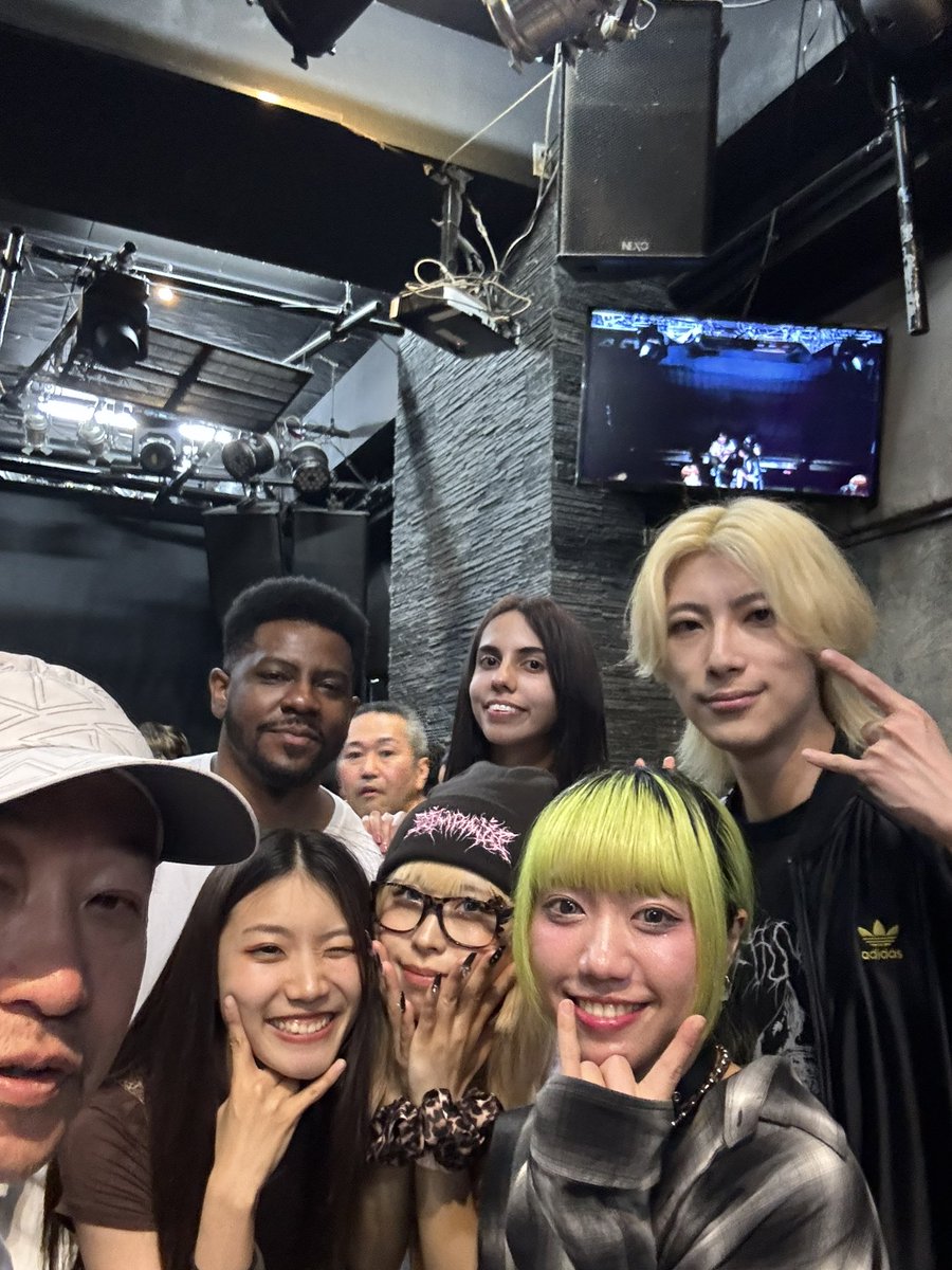 rocktj2016's tweet image. USAもUKもフランスもポーランドも日本のkawaii metalが大好き。
日本のメディアは海外でのjpop人気だと騒ぎ立てるんだが、
もう一つの大きな大きな潮流、kawaii metalや、インディーなマスロックの世界を全然知らない。
それは情報発信者として、とても弱いことだと思う。

#dimrays
#bbts
#mellows…