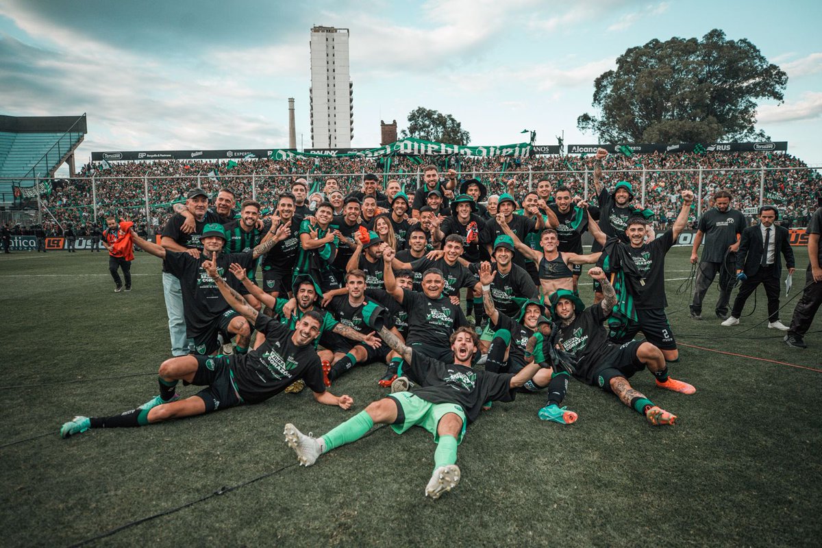 Momento de despedirme . Soy un privilegiado en haber jugado acá . Gracias por todo el cariño que recibí . Un lugar en mi corazón para siempre 🍀🖤