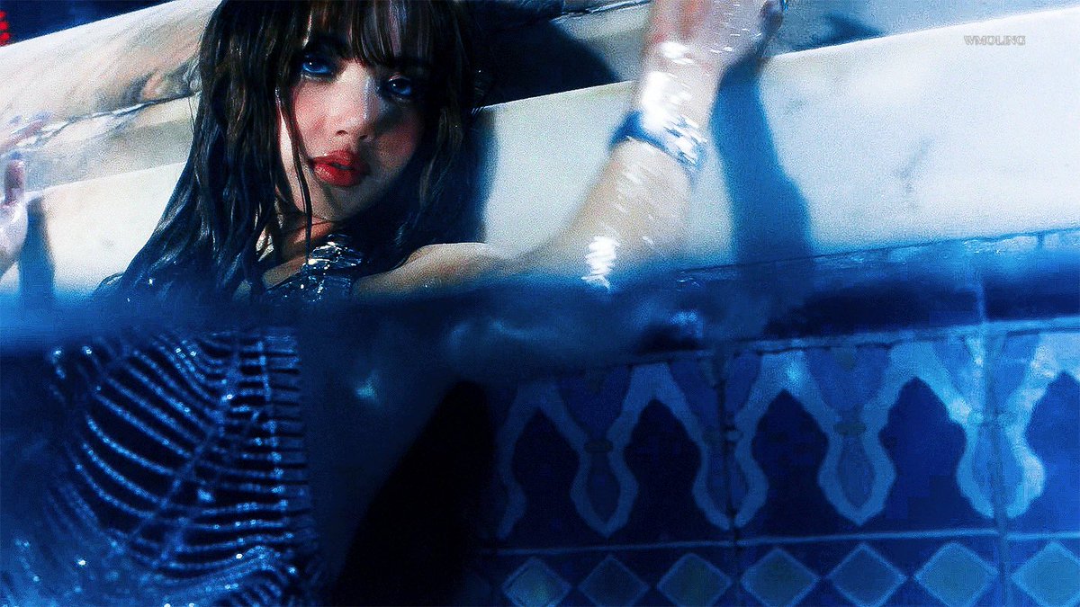 🌊

#LISA #리사 <a href="/wearelloud/">LLOUD</a>