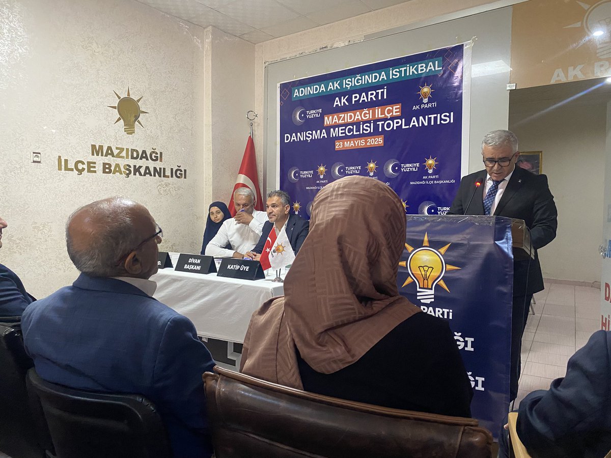 ✅Mazıdagı Mayıs Ayı İlçe Danışma Meclisi Toplantisi
İl Başkanimiz Sn. Mehmet Uncu'nun katilimiyla, Ak Parti 
Mazidag Kadın kolları başkanımız Sn. Medine Ablak  ve teşkilat mensuplarimizla birlikte Mayis ayi ilçe Danışma Meclisi toplantimizi gerçeklestirdik.