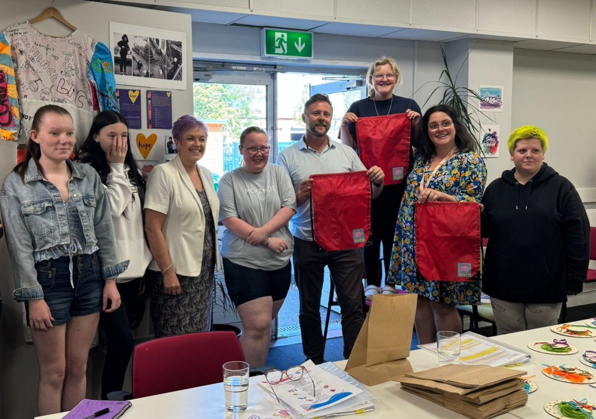 NPTYoVo (@npt_engagement) on Twitter photo Girls rights group Hope had a special guest visitor checking out their new project Calm Minds. Diolch MS Dawn Bowden <a href="/WGHealthandCare/">Welsh Government Health and Social Care</a> for helping put together our wellbeing bags for children in care. A big 👍🏻 <a href="/NPTCVS/">Neath Port Talbot CVS</a> for our grant. <a href="/childcomwales/">Comisiynydd Plant | Children's Commissioner Wales</a> <a href="/childrightsunit/">Child Rights Unit</a> <a href="/NPTCouncil/">Neath Port Talbot Council</a> Girls rights group Hope had a special guest visitor checking out their new project Calm Minds. Diolch MS Dawn Bowden <a href="/WGHealthandCare/">Welsh Government Health and Social Care</a> for helping put together our wellbeing bags for children in care. A big 👍🏻 <a href="/NPTCVS/">Neath Port Talbot CVS</a> for our grant. <a href="/childcomwales/">Comisiynydd Plant | Children's Commissioner Wales</a> <a href="/childrightsunit/">Child Rights Unit</a> <a href="/NPTCouncil/">Neath Port Talbot Council</a>
