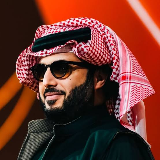 DeadlineDayLive's tweet photo. 🚨 Turki Alalshikh is understood to have held talks over a shock investment in Championship side Millwall. 

(Source: @MailSport) https://t.co/xluP1f2Oav