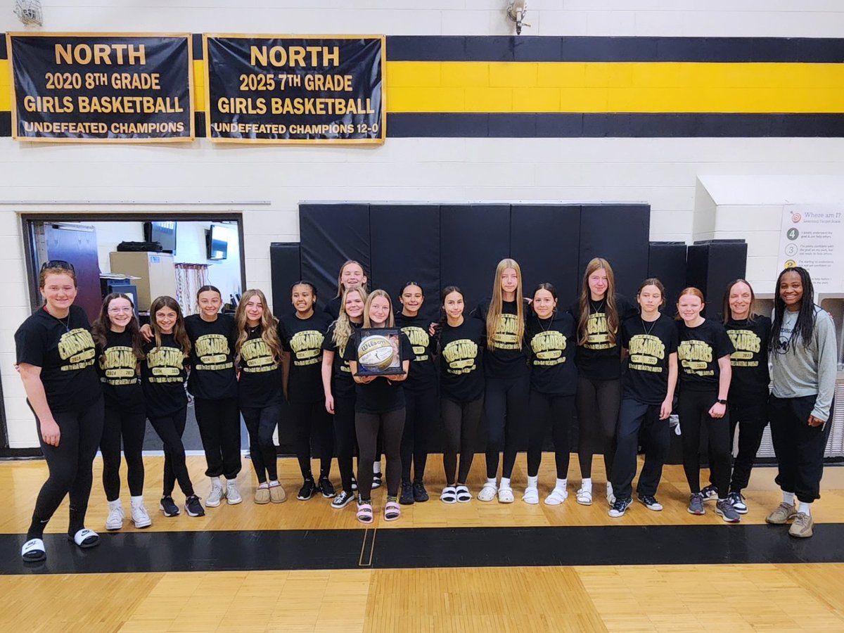 eridky_2030's tweet photo. Pep Assembly for LCN Middle UNDEFEATED basketball team! Thank you to @brooke_daniels32 for coming to support the girls! #umichwbball #undfeated #womensbasketball🏀 https://t.co/Fx7UQwZpVS