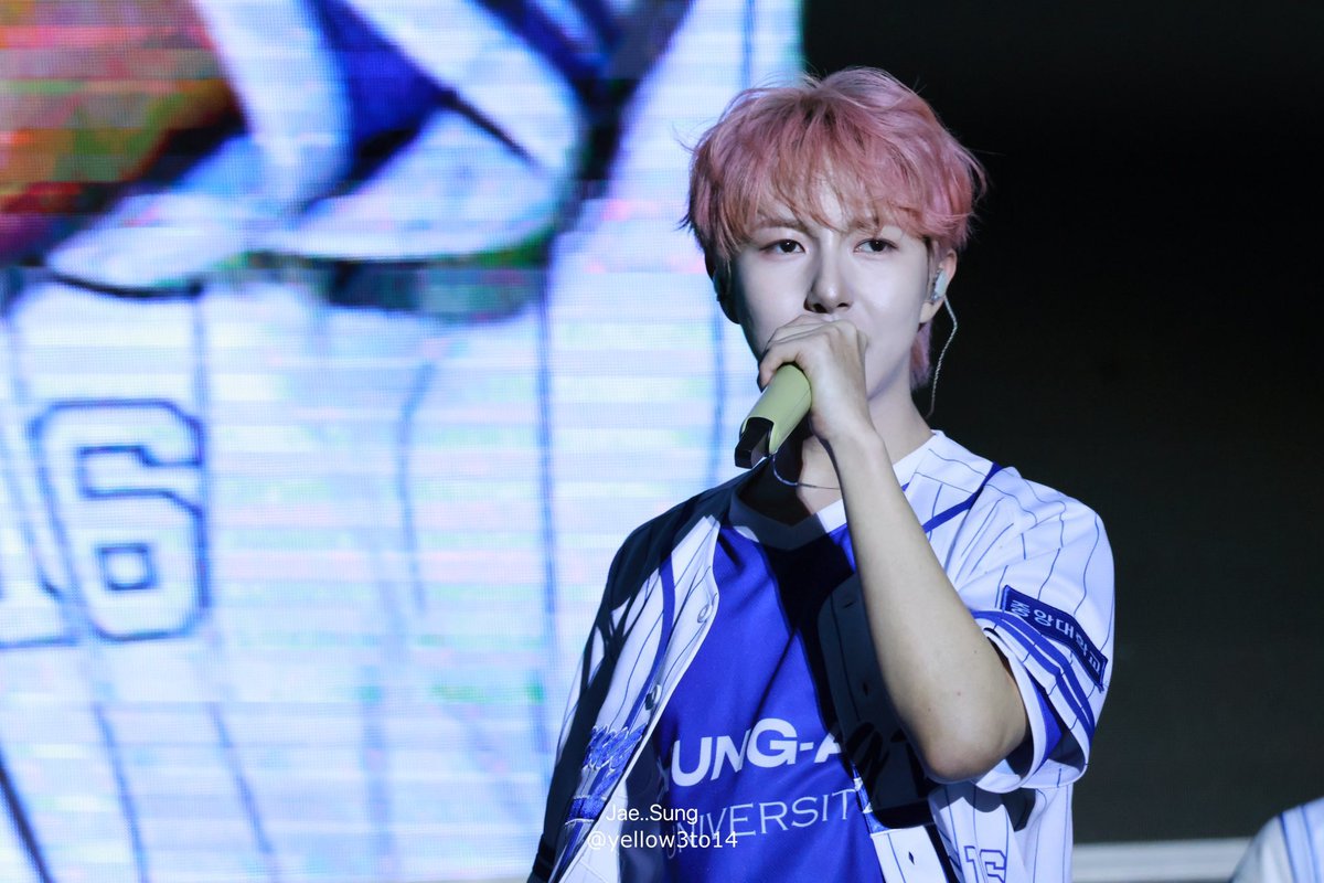 a_kiiy_'s tweet photo. 아 미친 런쥔아 https://t.co/ebW7PnXqfL