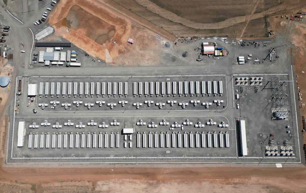 NEWS: California and Texas now lead the world, and in California, according to Grid Status, the output of battery storage broke through the 10 gigawatt (10,000 megawatts) barrier for the first time on May 20, at 7:20 PM local time.

In Australia’s main grid, a new battery output