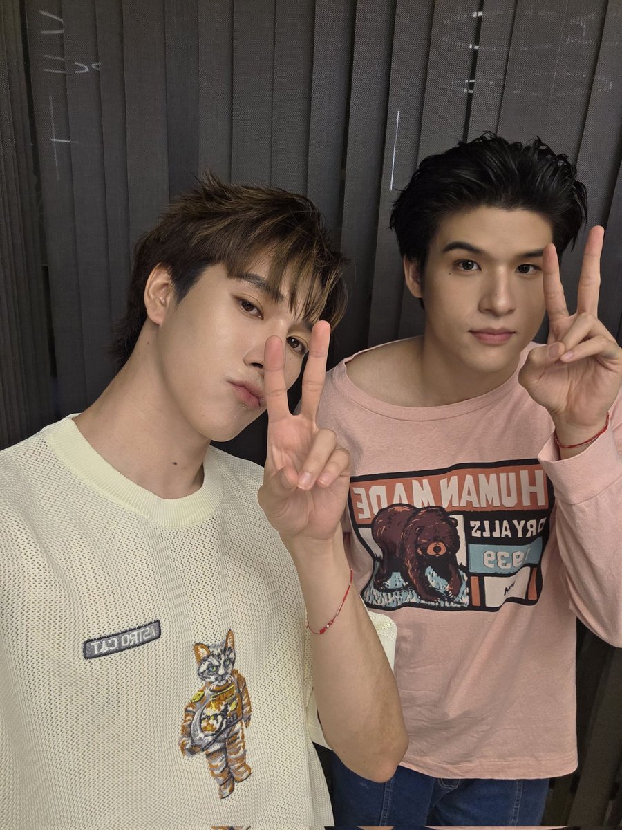 skywongraveee's tweet photo. ขอบคุณที่มาหาสกาย กับนานินะ ร้อนนิดนึงนะ พรุ่งนี้มาเจอกันต๊อออ
#RoyalCaninTHxSkyNani https://t.co/5N3i3KvGbh