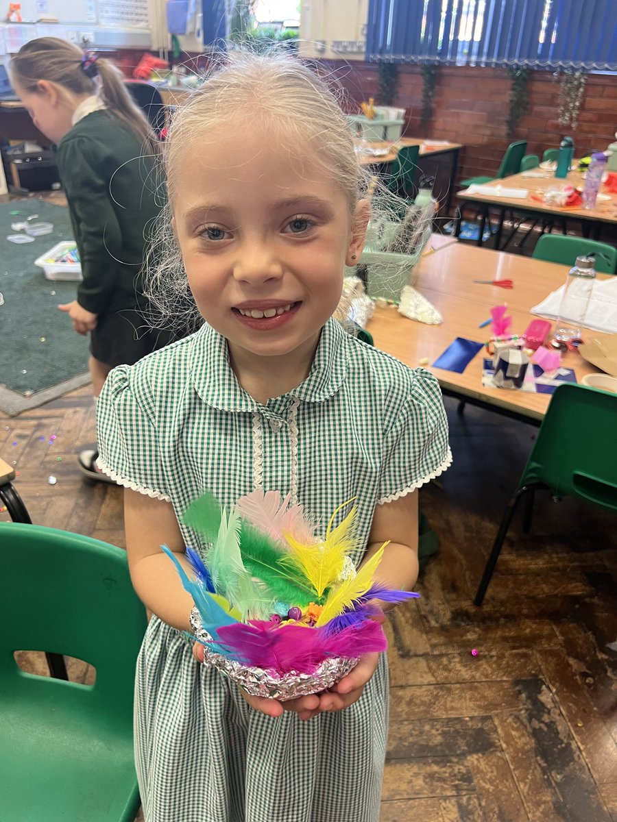 Year2Markeaton's tweet image. What a lovely end to #stemweek ! We made boats and tested whether they sunk or floated! #mpsscience ⛵️🛶💪🧠