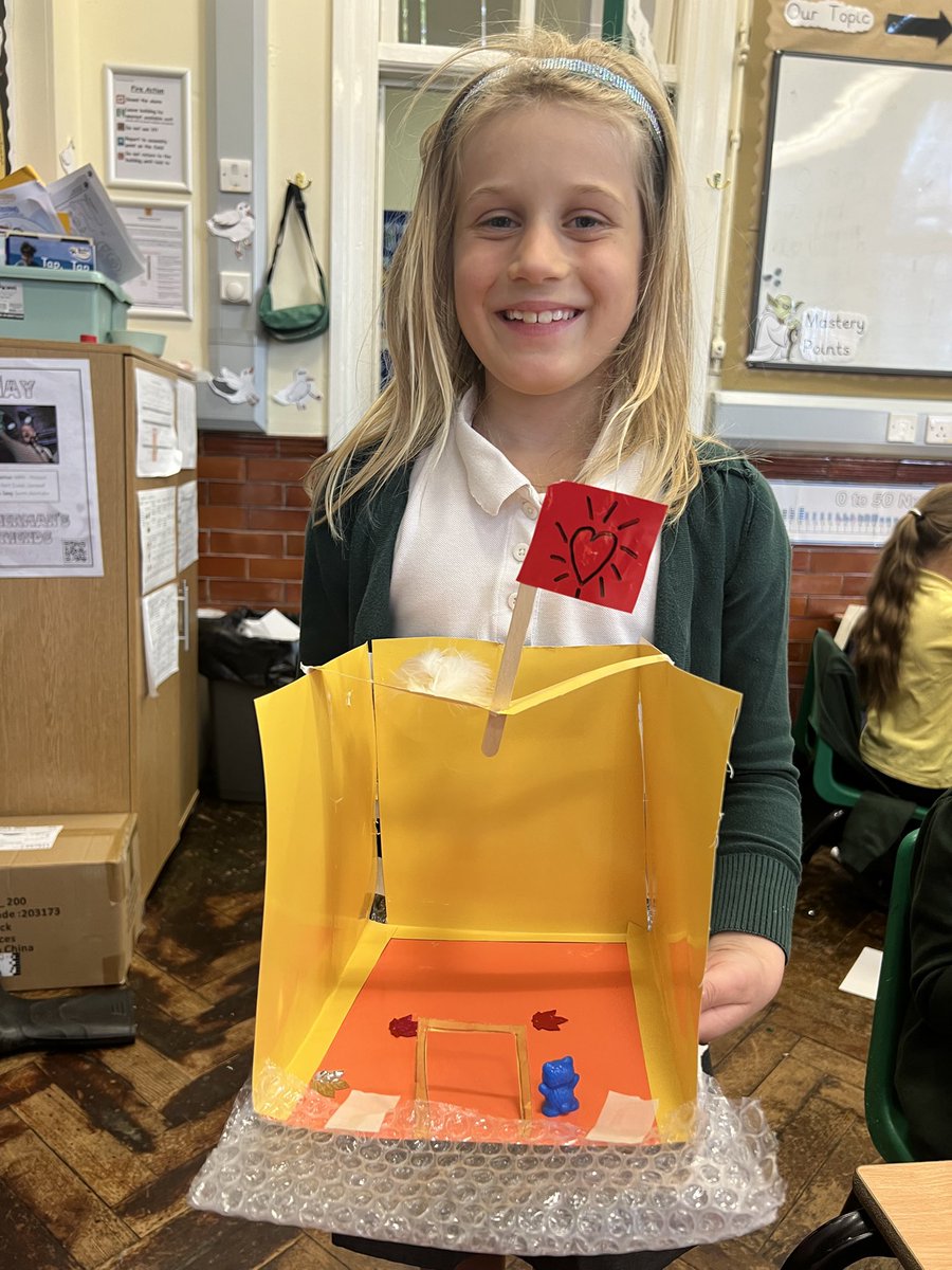 Year2Markeaton's tweet image. What a lovely end to #stemweek ! We made boats and tested whether they sunk or floated! #mpsscience ⛵️🛶💪🧠