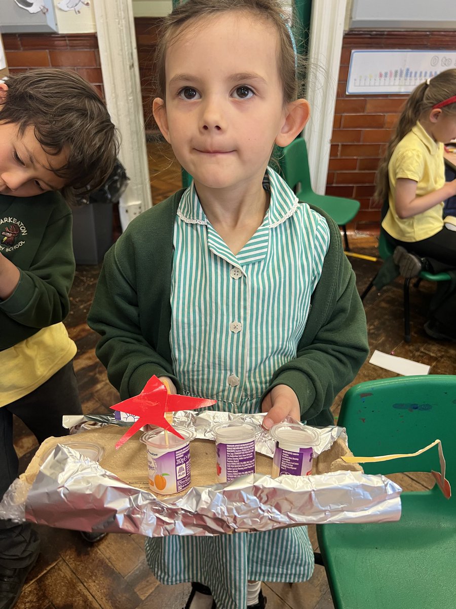 Year2Markeaton's tweet image. What a lovely end to #stemweek ! We made boats and tested whether they sunk or floated! #mpsscience ⛵️🛶💪🧠