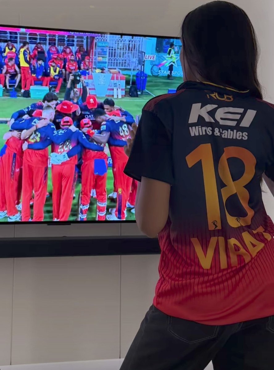 RCB Day ! ❤️
.
.
.
.
#Aadhyaanand #IPL2025  #RCBvsSRH  #IPL2025  #ViratKohli 
#fangirl  #Cricket  #explorepage