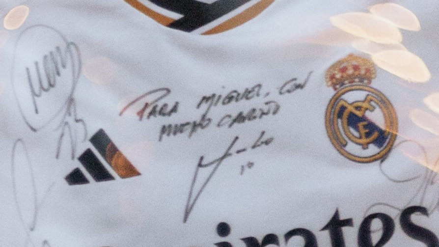 Miguel Anaya Martín (@manayalab) on Twitter photo Hace una semana el día más feliz.
Hoy uno de los más tristes. Se va el mejor, <a href="/lukamodric10/">Luka Modrić</a>. Hace una semana el día más feliz.
Hoy uno de los más tristes. Se va el mejor, <a href="/lukamodric10/">Luka Modrić</a>.