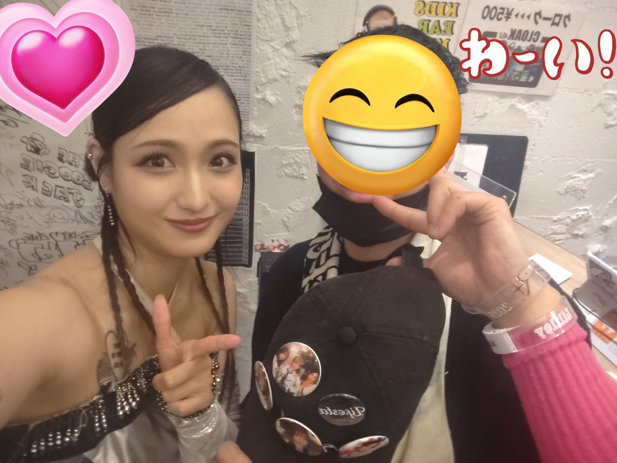 sn_LB_MF's tweet photo. 前回参戦のコラボフェスタのときと 本日の特典会レポ!
FCグッズゲットしたぜデジショ🩷💚💙
#Lifesta
#Ami
#Miori
#Lililey https://t.co/ykc43BK7CX