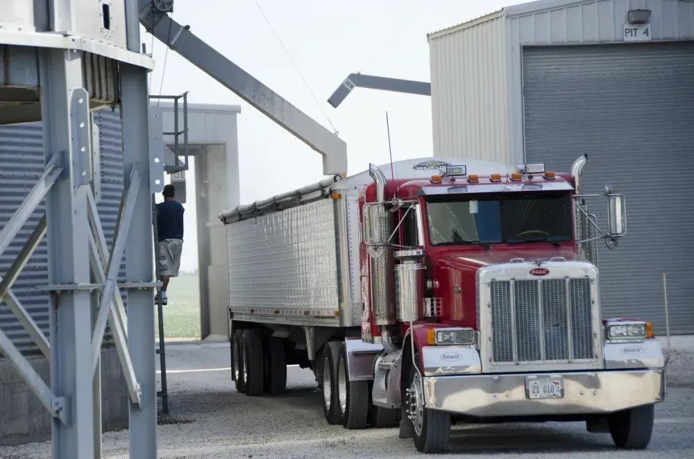 When you work in the commercial #trucking industry, keeping your equipment running and your drivers comfortable is critical to success. buff.ly/xtqUwsB #Agriculture #Drivers buff.ly/5EBFhZP