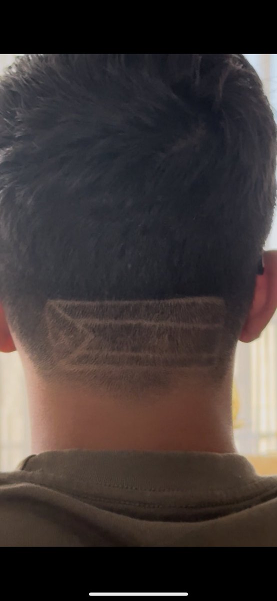 عيد استقلال سعيد 🇯🇴❤️🤦‍♀️

الحلاقين الى اين ؟😂 

شعر الولد اللي بدرسه :